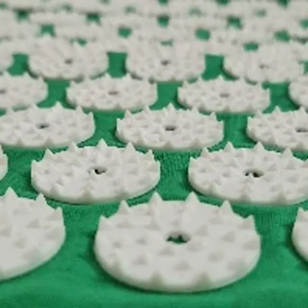SpikeRest acupressure mat in Green, photographed by a verified buyer in Spain