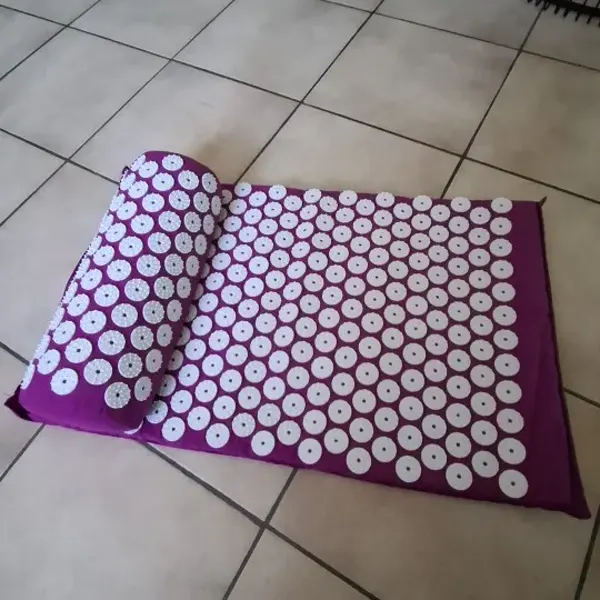 SpikeRest mat and pillow set with carry bag in Purple